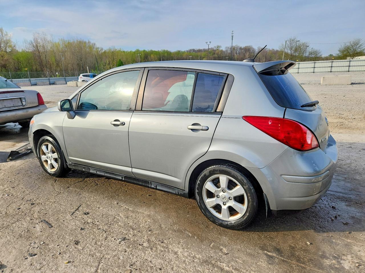 2008 Nissan Versa 1.8 S - Фото 2