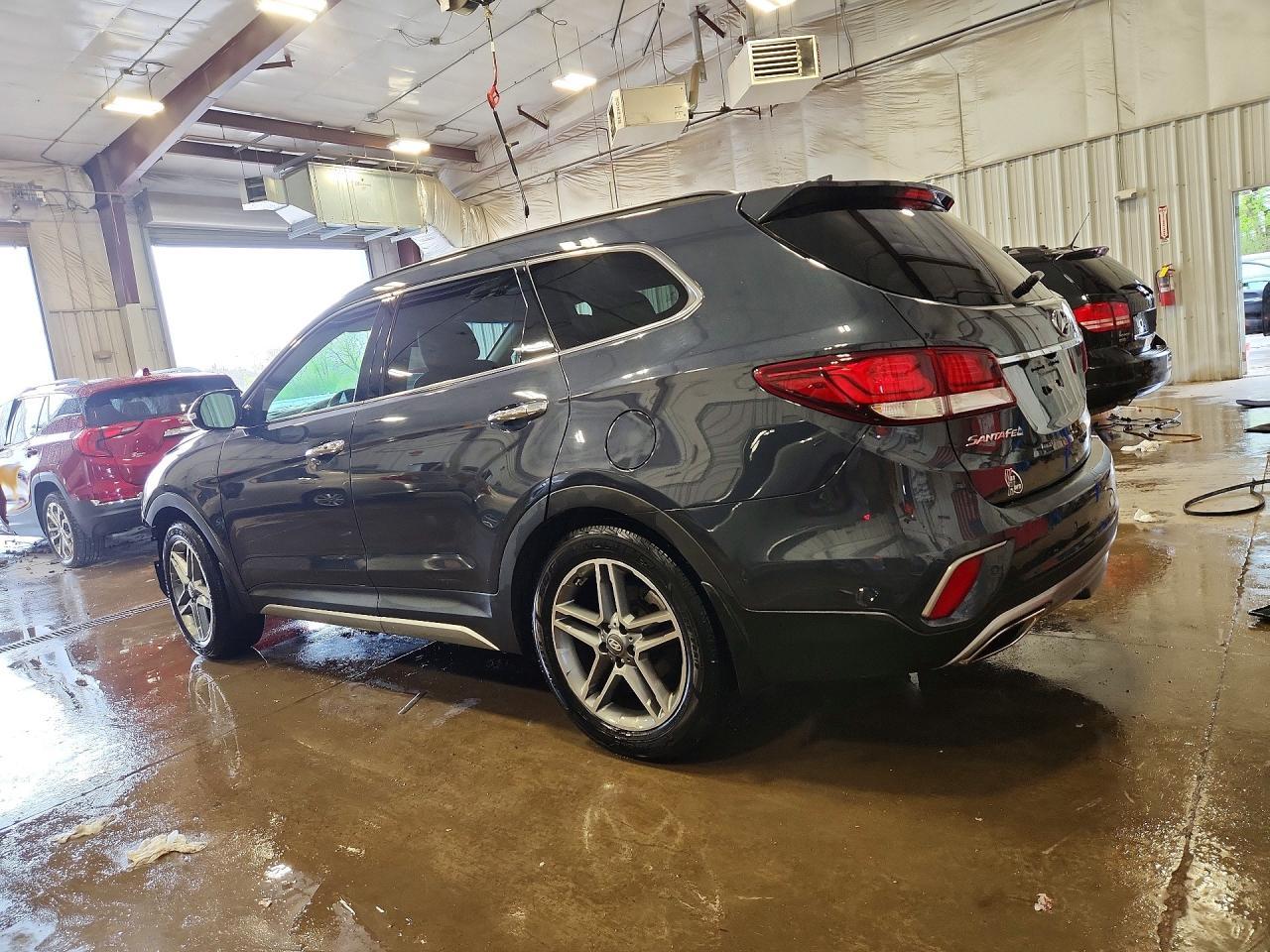2017 Hyundai Santa Fe Limited Ultimate - Image 2