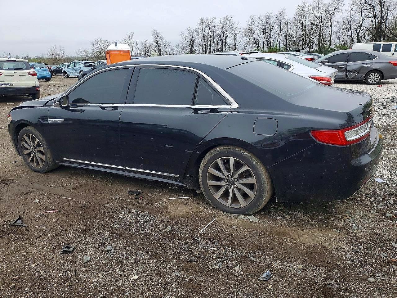 2017 Lincoln Continental Premiere - Фото 2