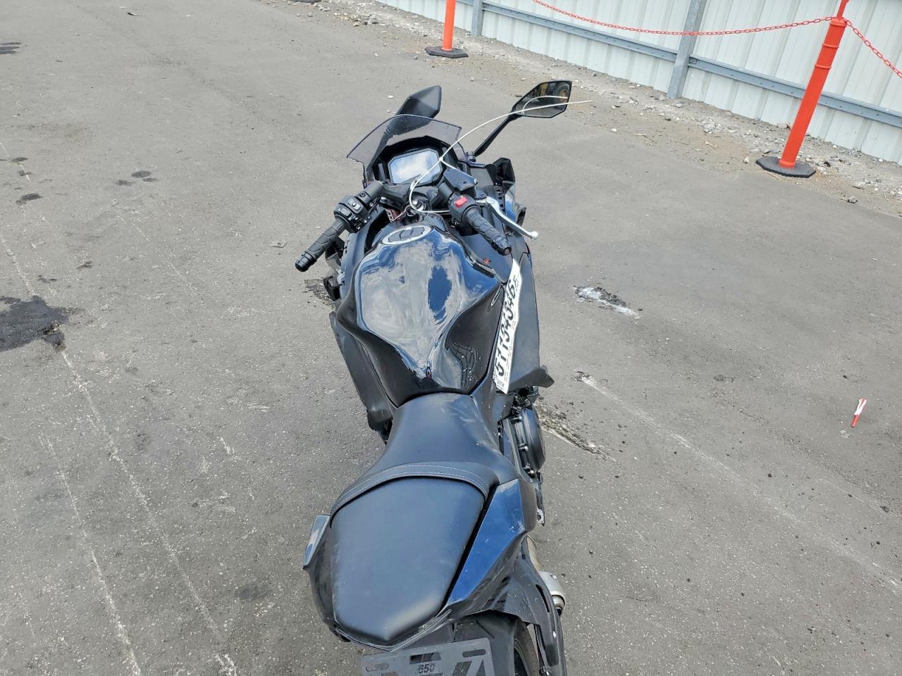2025 Kawasaki Ex650 R - Фото 6