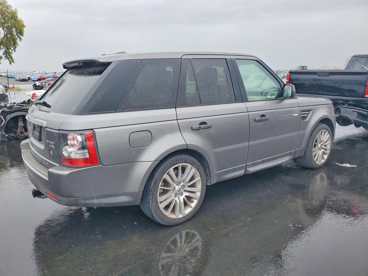 2010 Land Rover Range Rover - Image 3