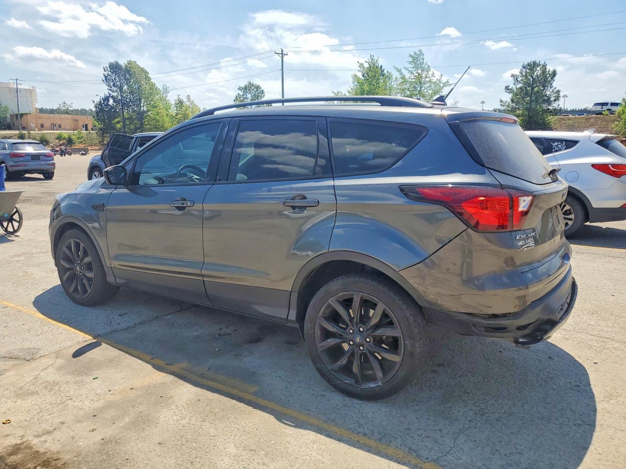 2019 Ford Escape Se - Фото 2
