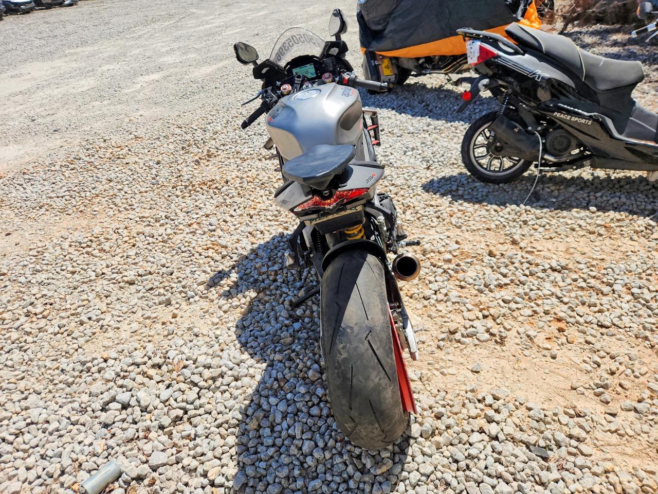 2024 Aprilia Rsv4 1100 - Image 4
