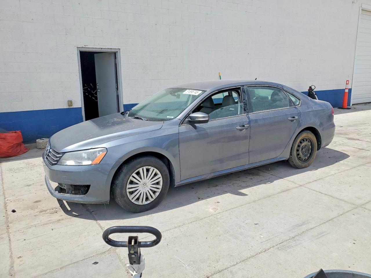 2014 Volkswagen Passat S