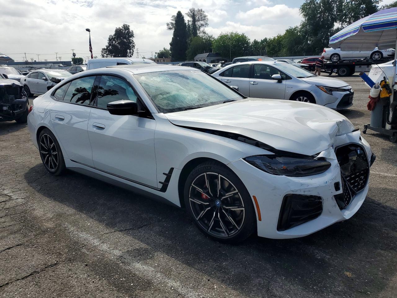 2024 BMW I4 xDrive 40 - Фото 4
