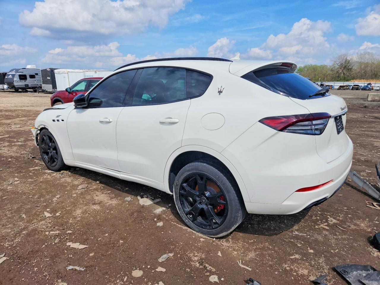 2022 Maserati Levante Base - Фото 2