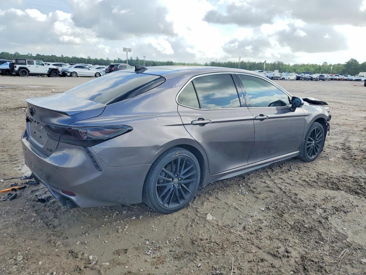 2023 Toyota Camry Xse - Image 3