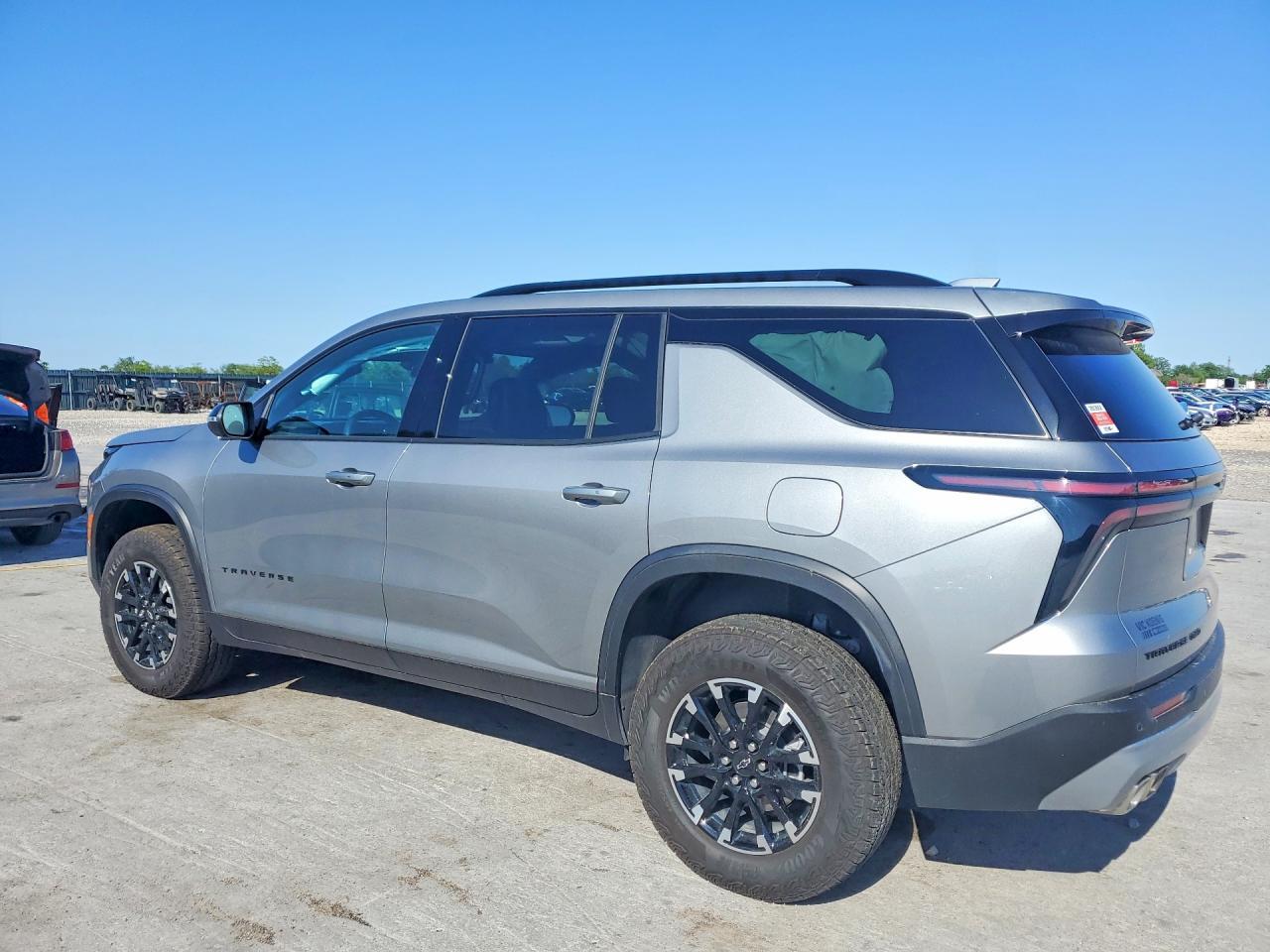 2026 Chevrolet Traverse Z71 - Фото 2