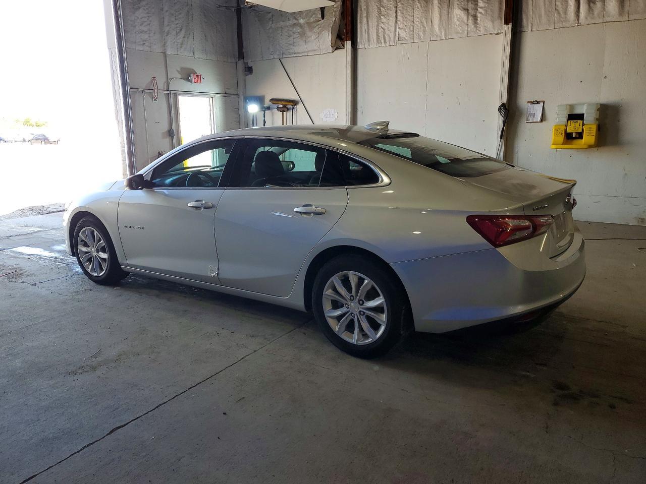 2022 Chevrolet Malibu Lt - Фото 2