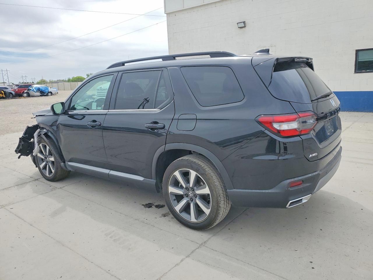 2025 Honda Pilot Elite - Image 2