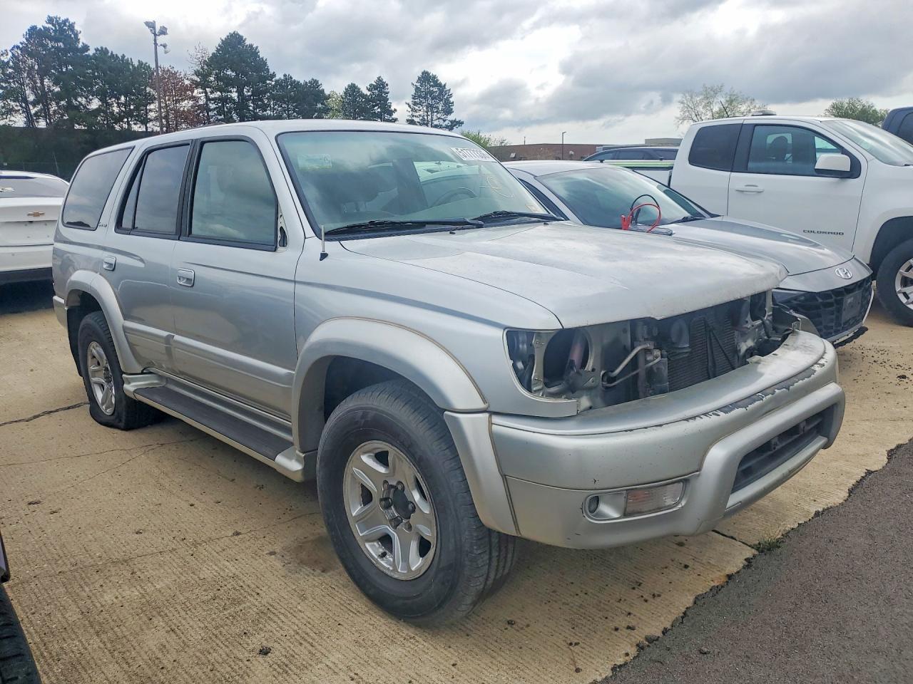 2002 Toyota 4Runner Limited - Image 4
