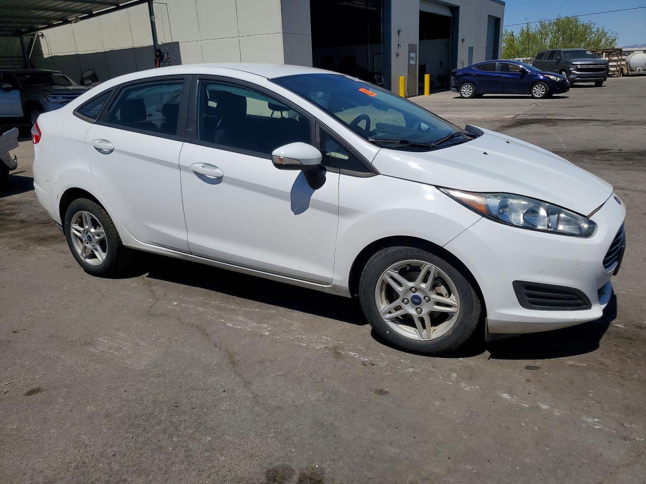 2019 Ford Fiesta Se - Фото 4