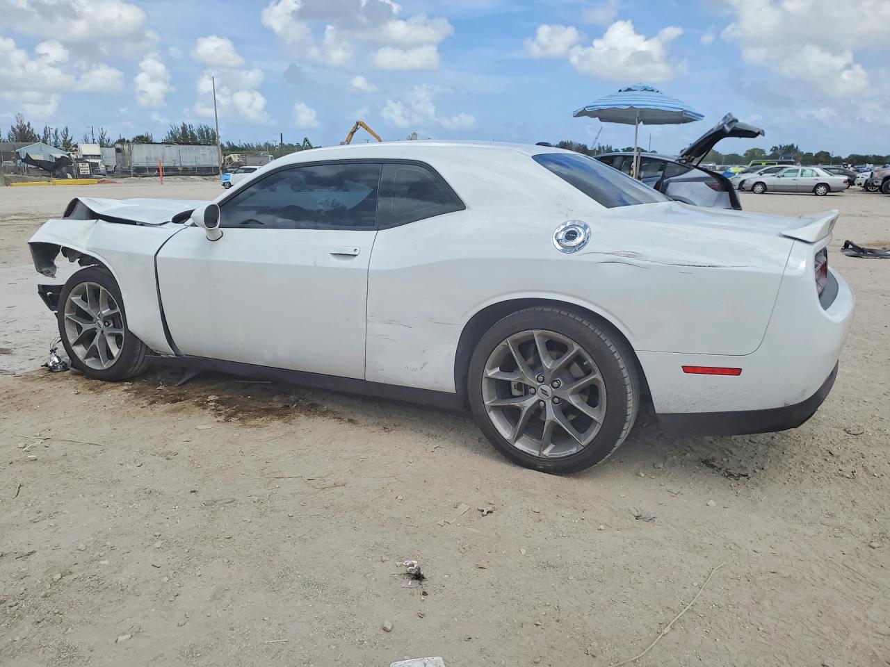 2022 Dodge Challenger Gt - Фото 2