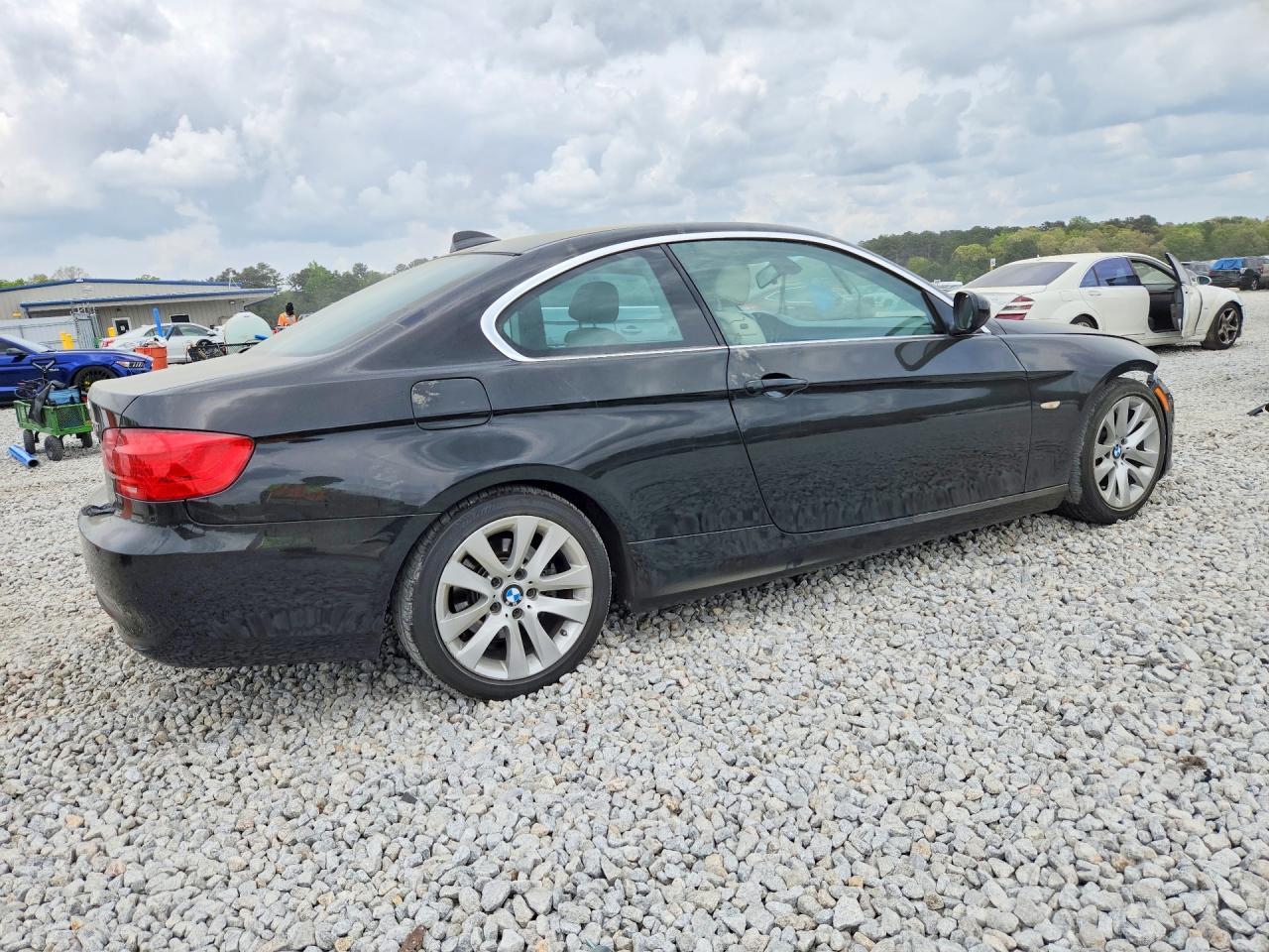 2011 BMW 328 I - Image 3