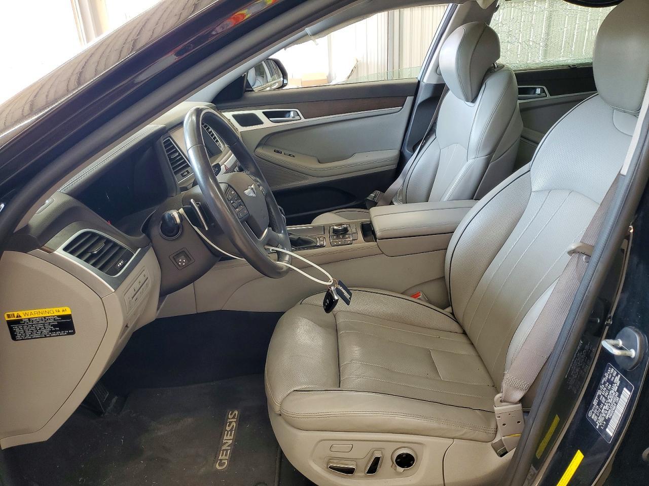 2015 Hyundai Genesis 3.8L - Фото 7