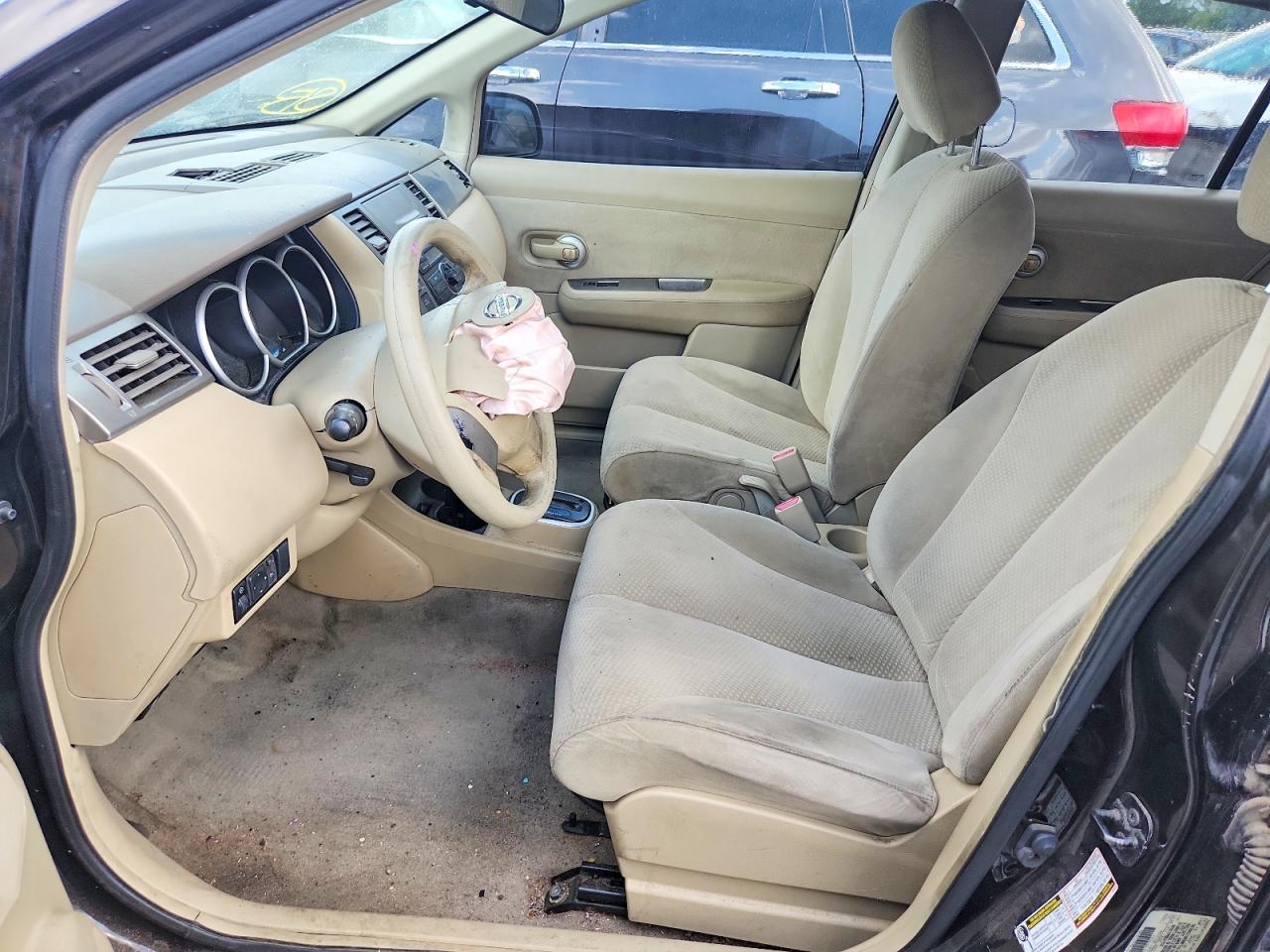 2011 Nissan Versa 1.8 S - Image 7