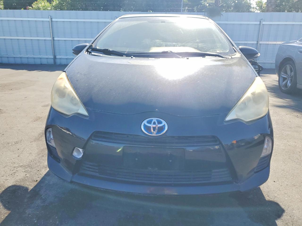 2013 Toyota Prius C Two - Фото 5