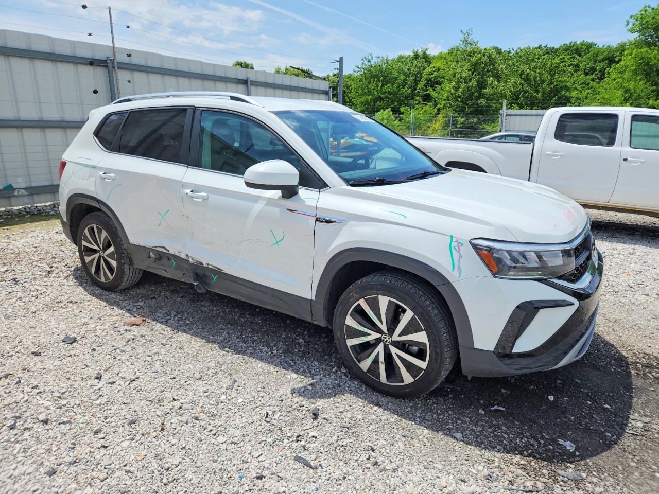 2022 Volkswagen Taos Se - Image 4