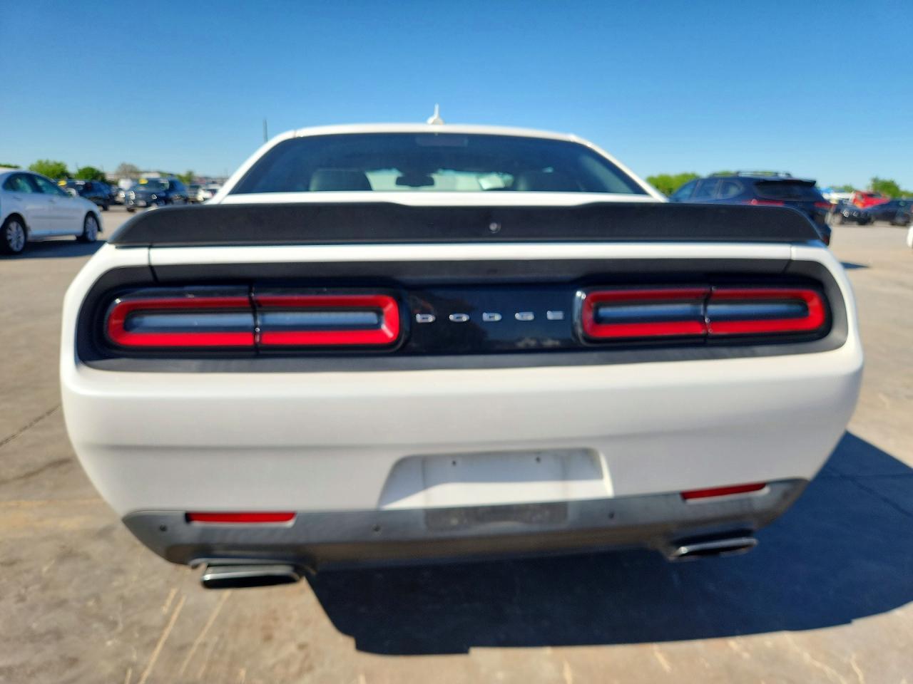 2015 Dodge Challenger R - Image 6