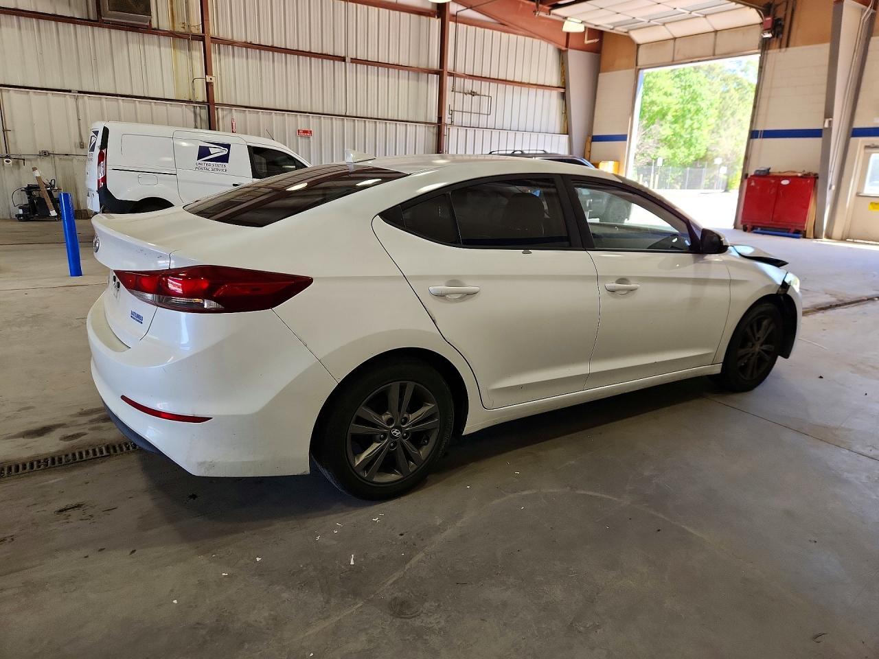 2018 Hyundai Elantra Sel - Фото 3