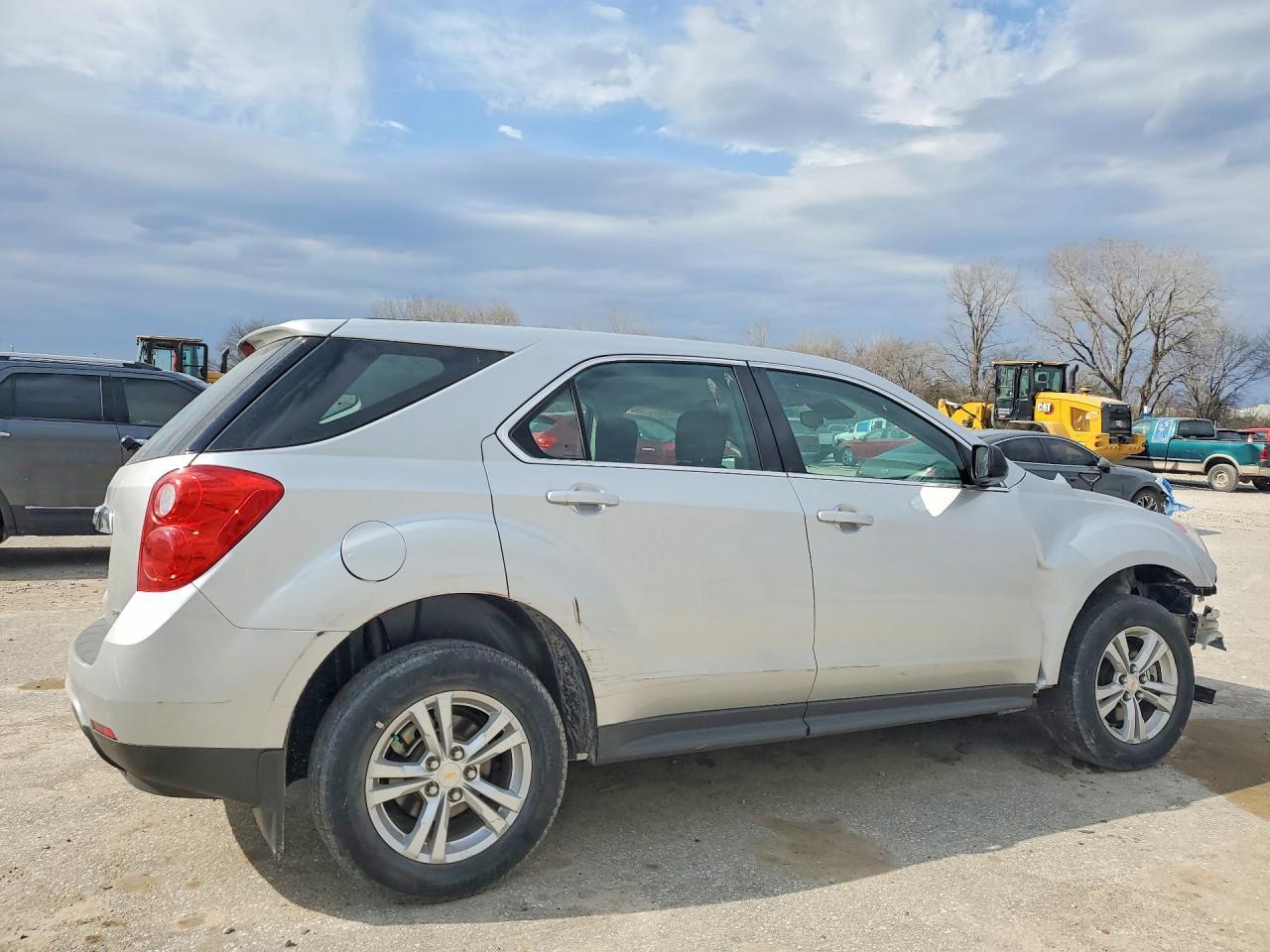2015 Chevrolet Equinox Ls - Image 3
