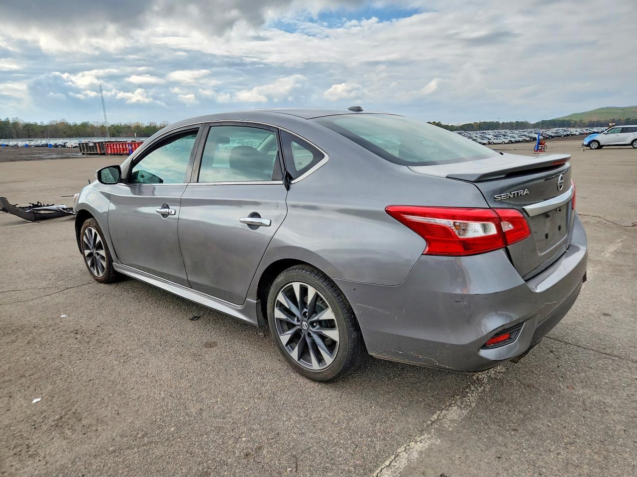 2019 Nissan Sentra Sr - Фото 2