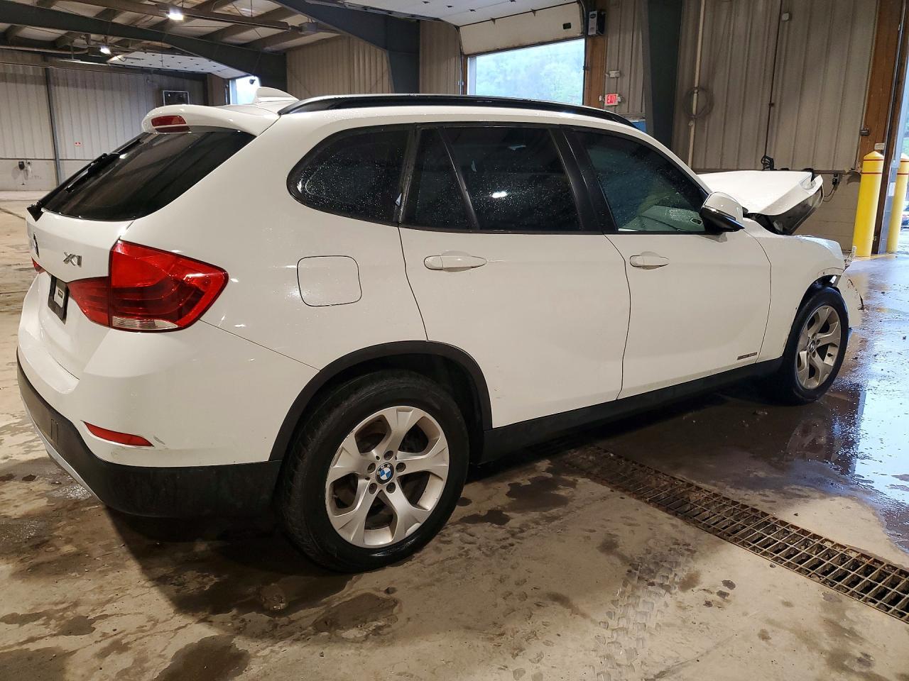 2015 BMW X1 Sdrive28I - Фото 3
