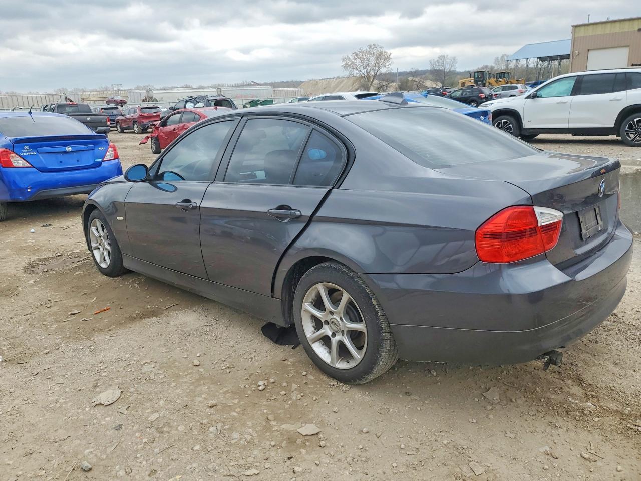 2007 BMW 328 Xi - Image 2