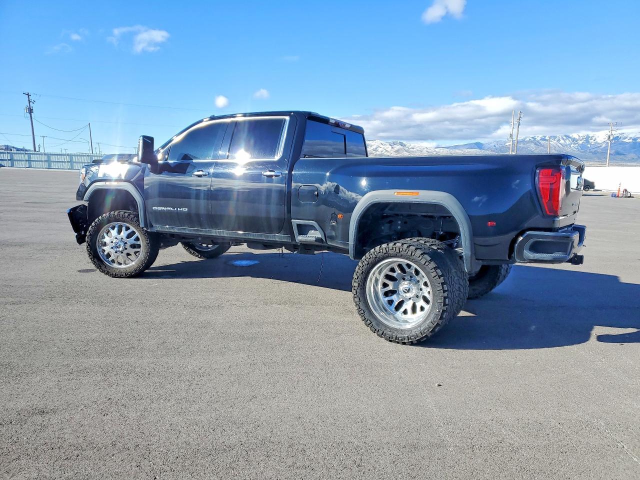 2021 GMC Sierra K3500 Denali - Фото 2