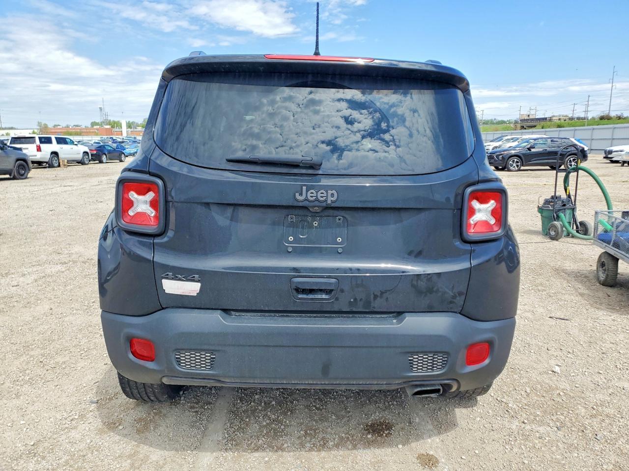 2021 Jeep Renegade Latitude - Image 6
