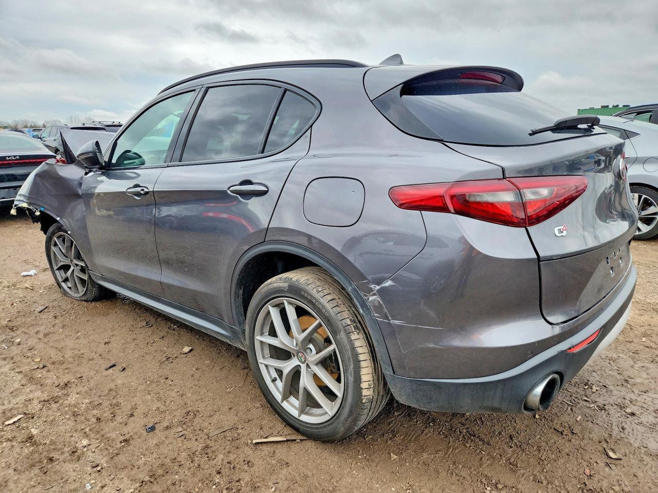 2018 Alfa Romeo Stelvio Ti Sport - Фото 2