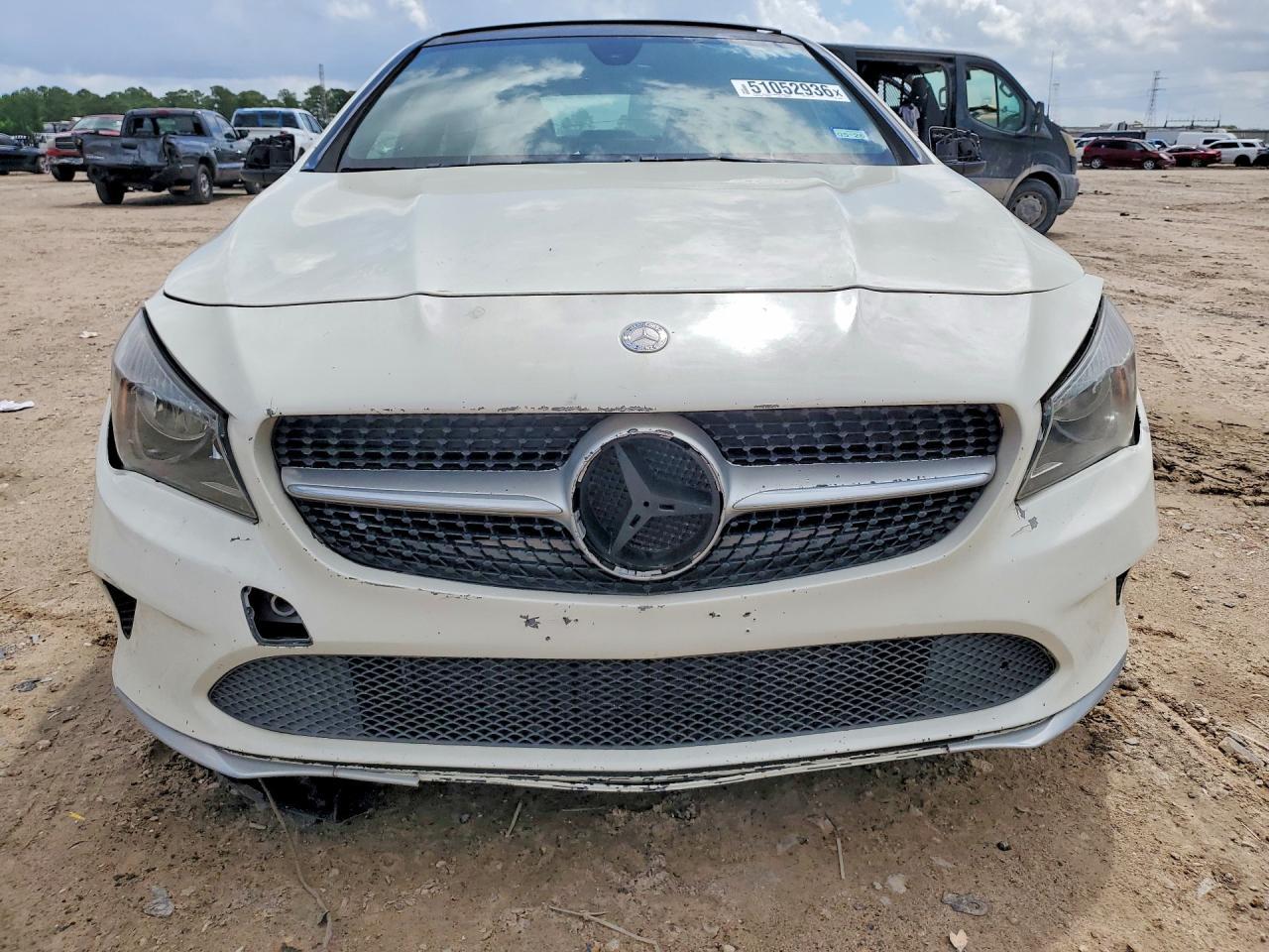 2017 Mercedes Benz C-Class C250 Rwd - Фото 5