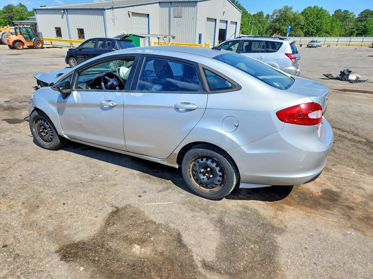 2011 Ford Fiesta S - Фото 2