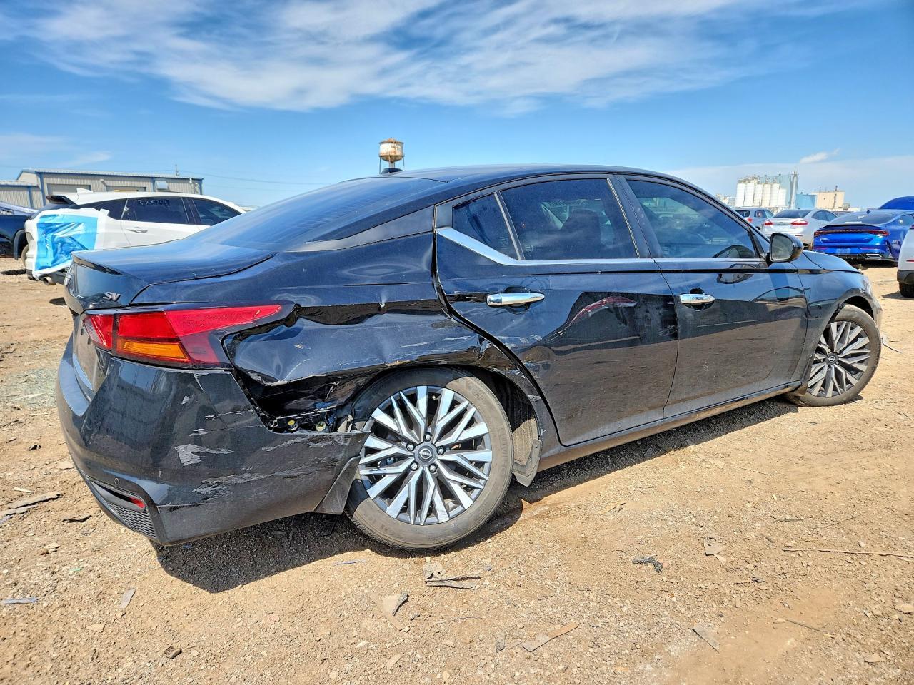 2024 Nissan Altima Sv - Image 3
