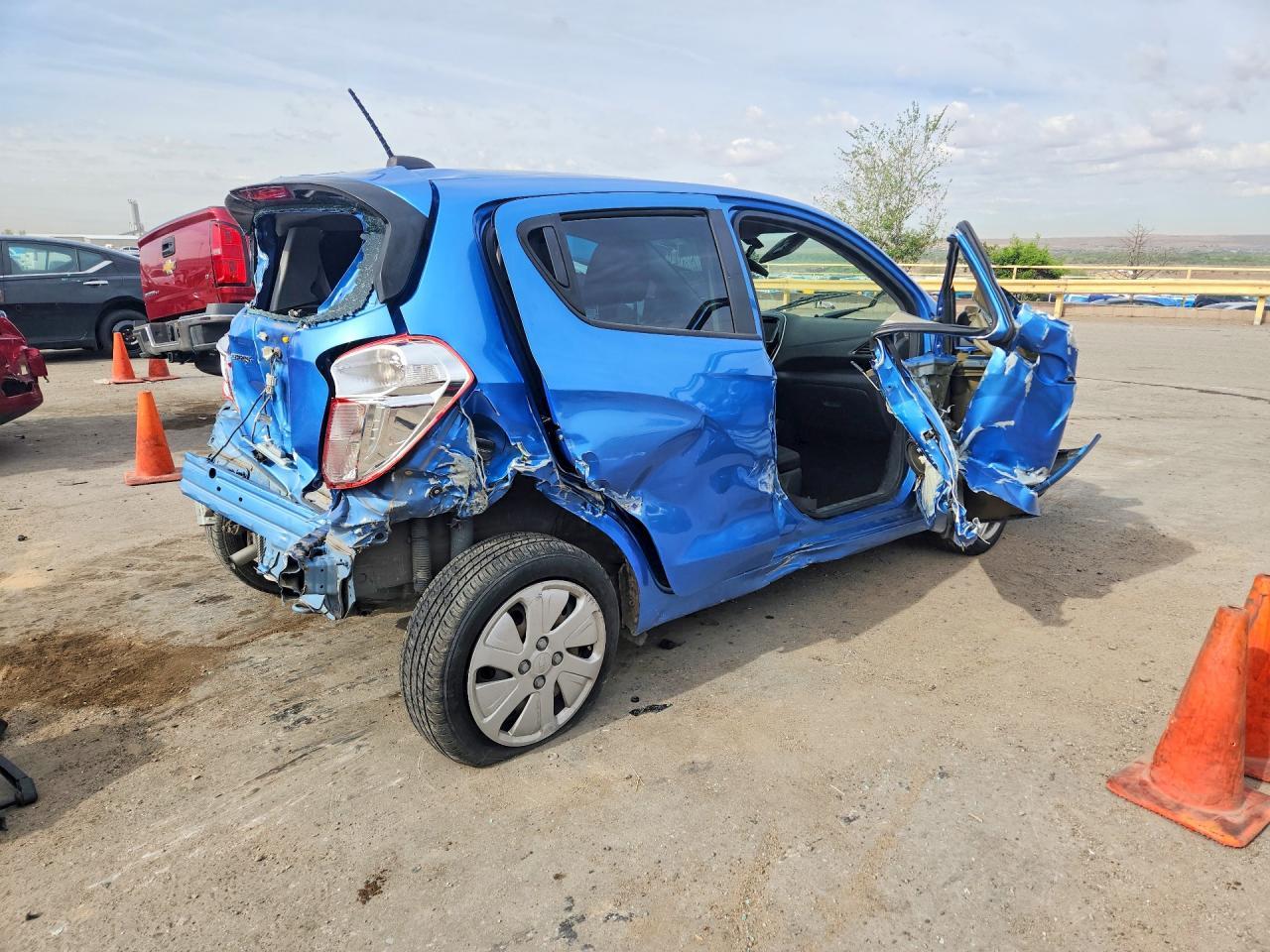 2017 Chevrolet Spark Ls - Фото 3