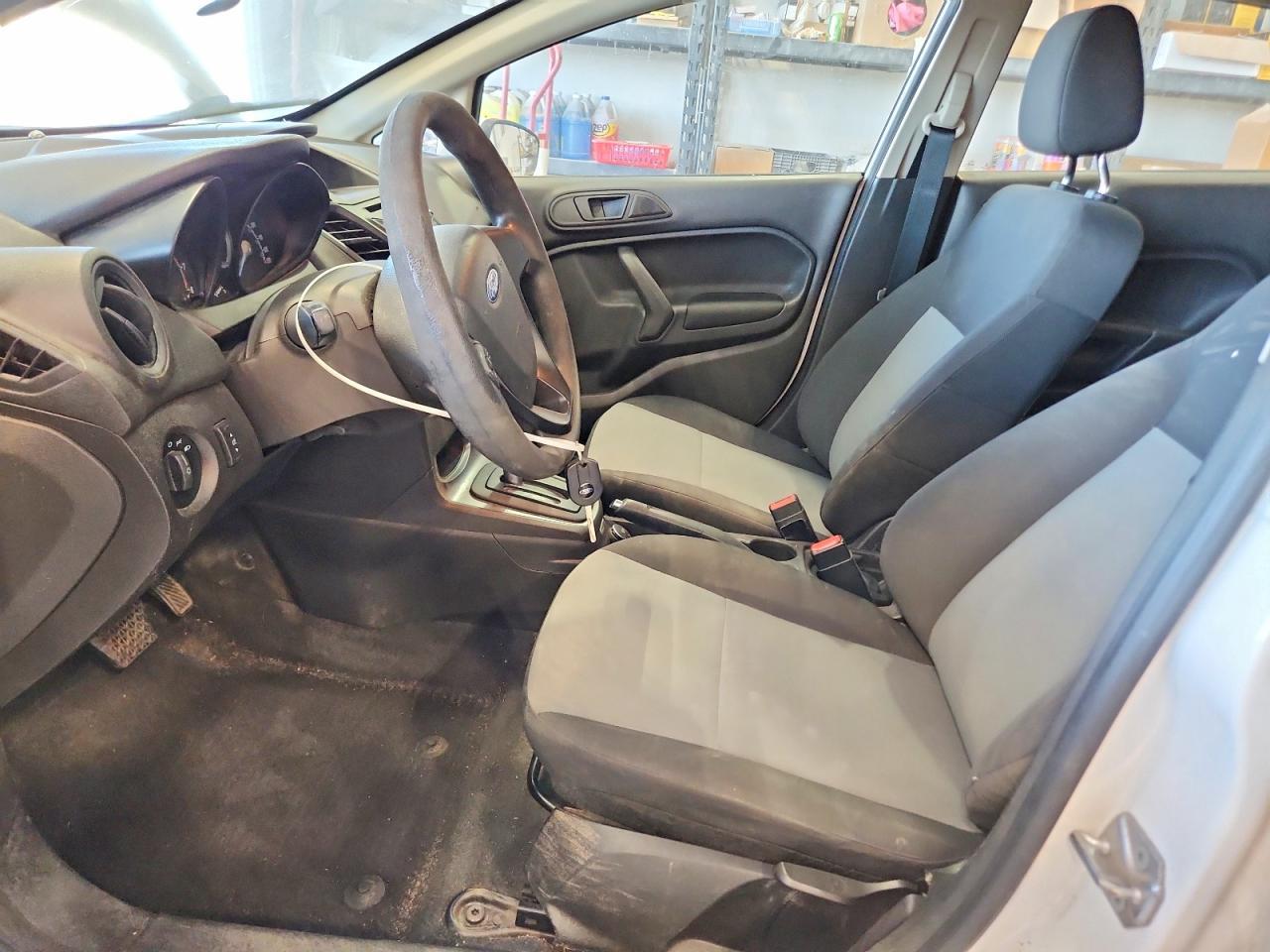 2016 Ford Fiesta S - Фото 7