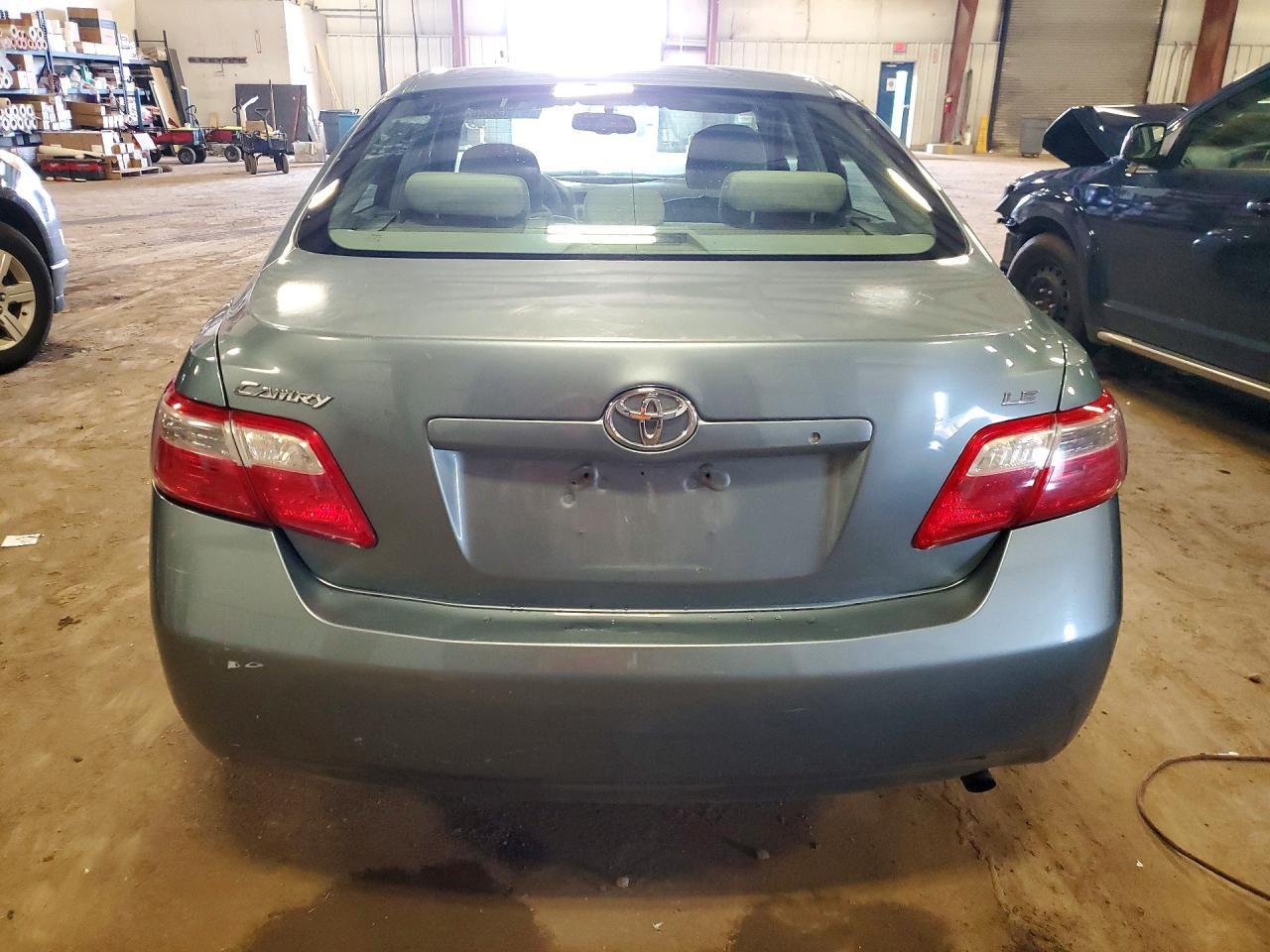 2009 Toyota Camry Le - Image 6
