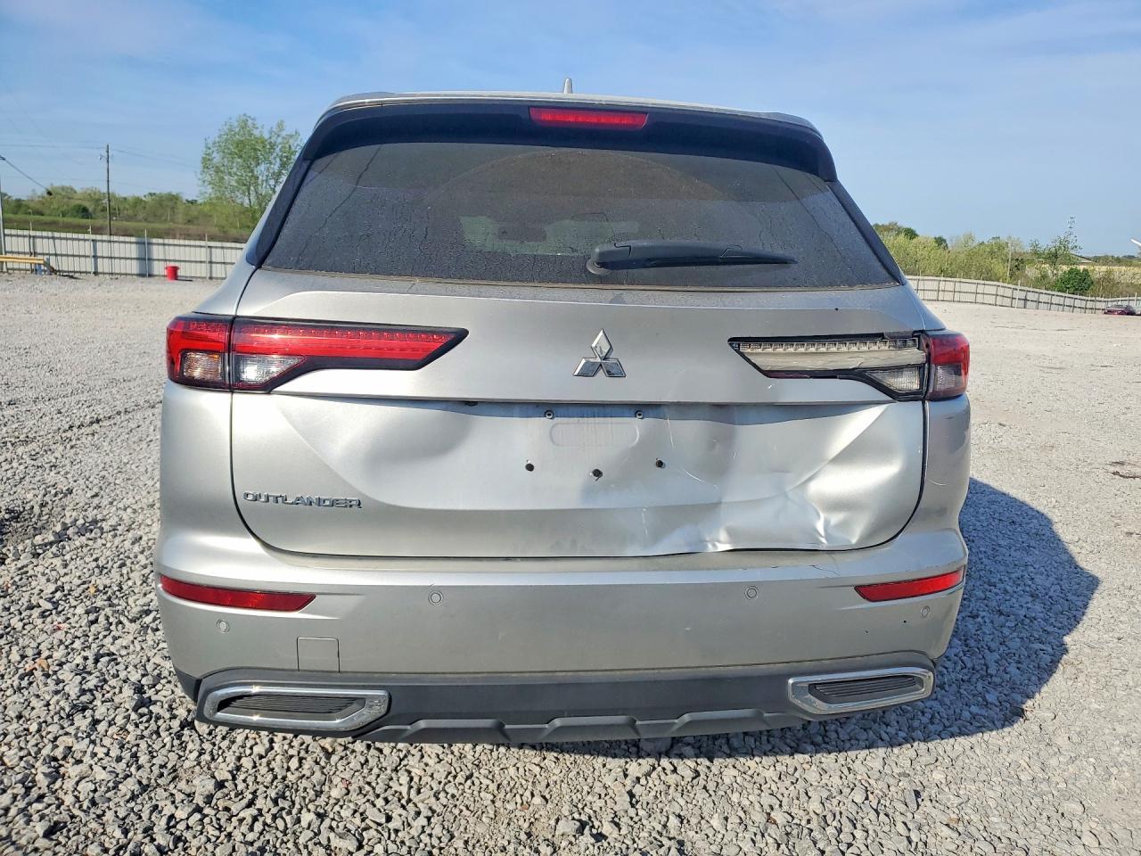 2022 Mitsubishi Outlander Es - Image 6