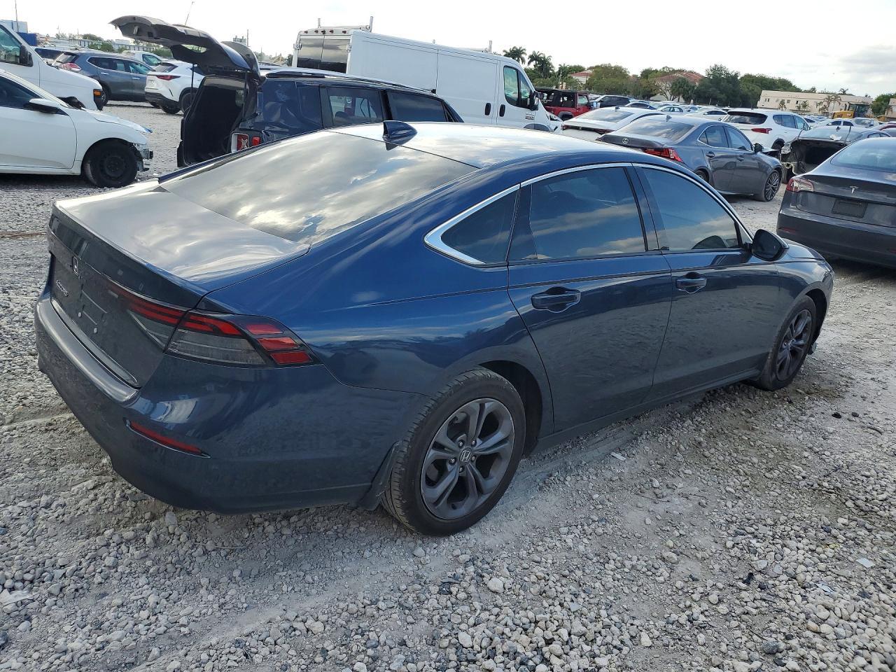 2024 Honda Accord Ex - Image 3