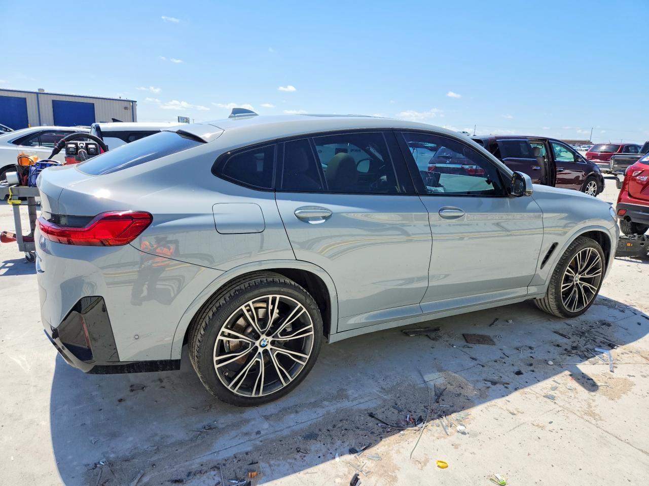 2024 BMW X4 xDrive30I - Фото 3