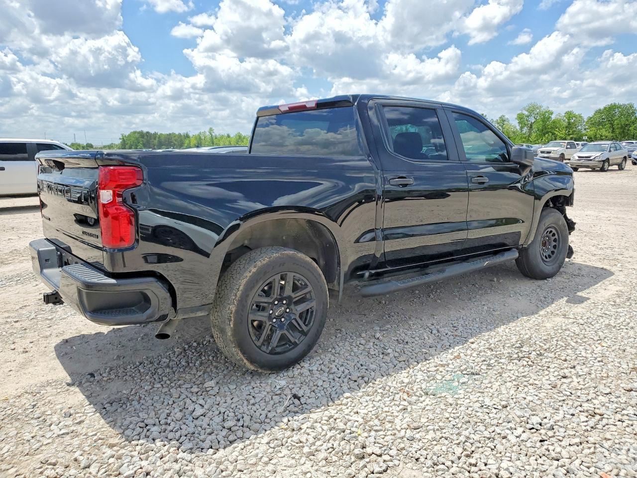 2024 Chevrolet Silverado Custom - Фото 3
