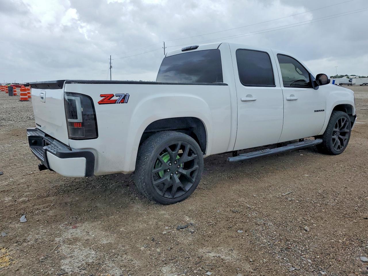 2009 GMC Siera15004Wd - Фото 3
