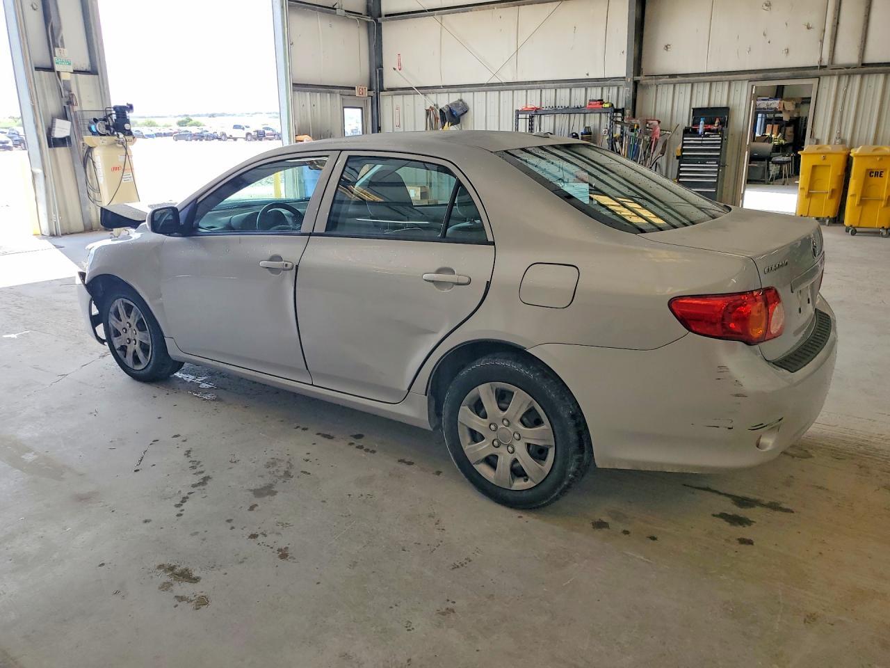 2010 Toyota Corolla Le - Image 2
