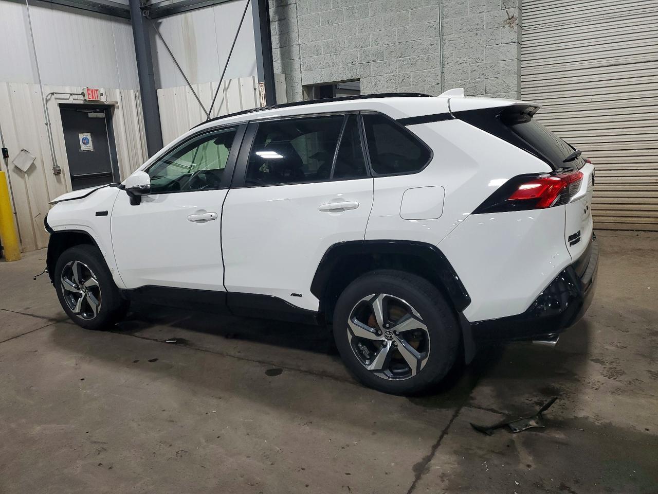 2021 Toyota Rav4 Prime Se - Image 2