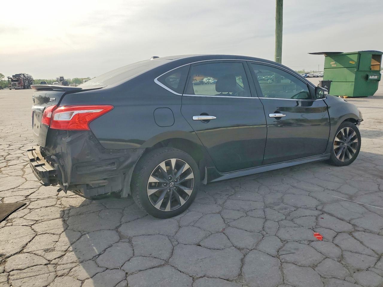 2017 Nissan Sentra Sr - Фото 3