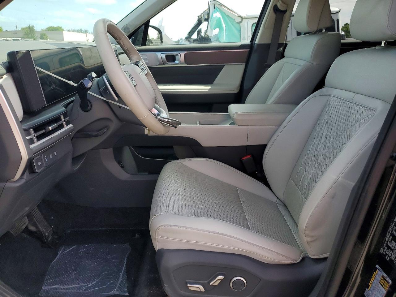 2025 Hyundai Santa Fe Sel - Image 7