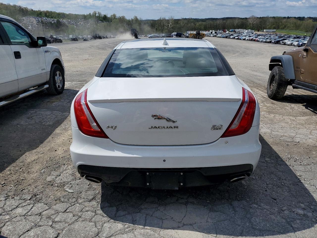 2018 Jaguar Xj R - Sport - Image 6