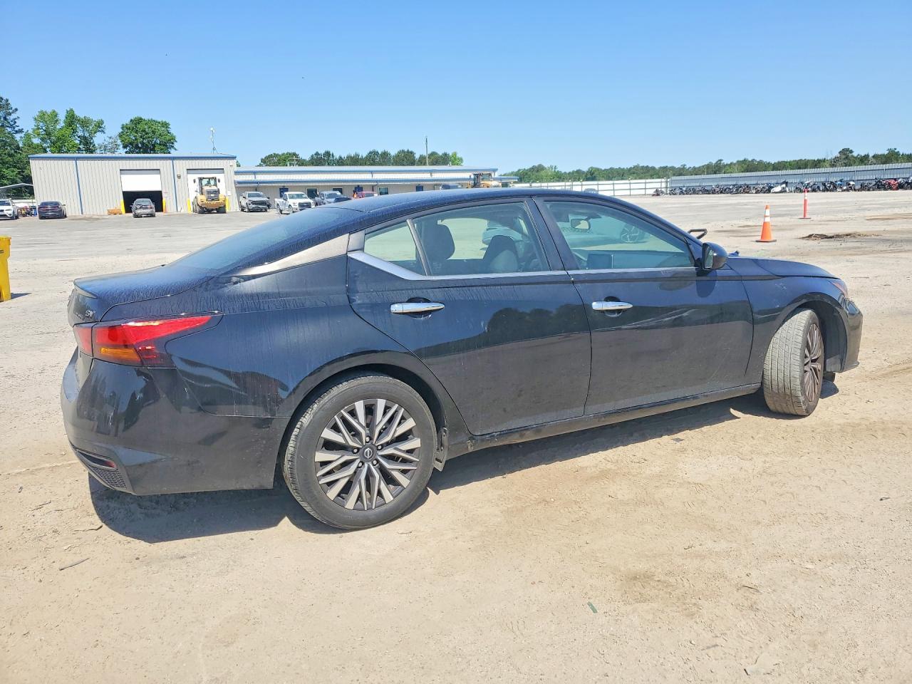 2024 Nissan Altima Sv - Image 3
