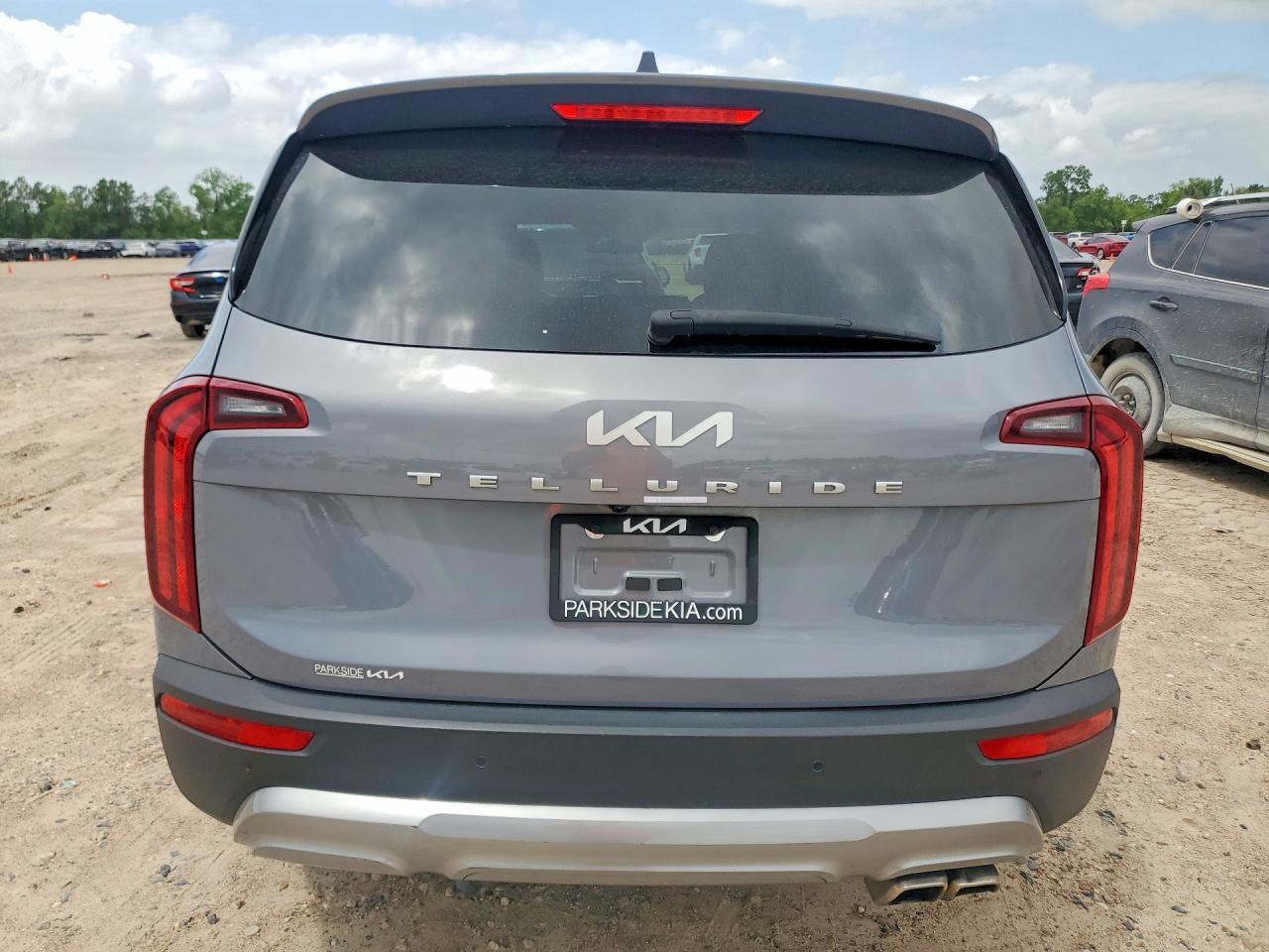 2022 Kia Telluride S - Image 6