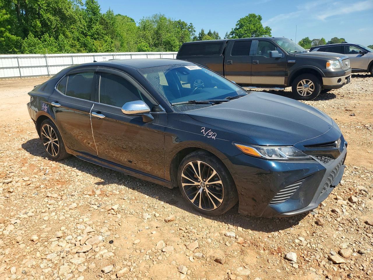 2019 Toyota Camry Se - Image 4